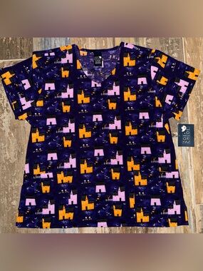 #0035 NWT Women’s Zoe+Chloe V-neck Scrub Top - Halloween XL